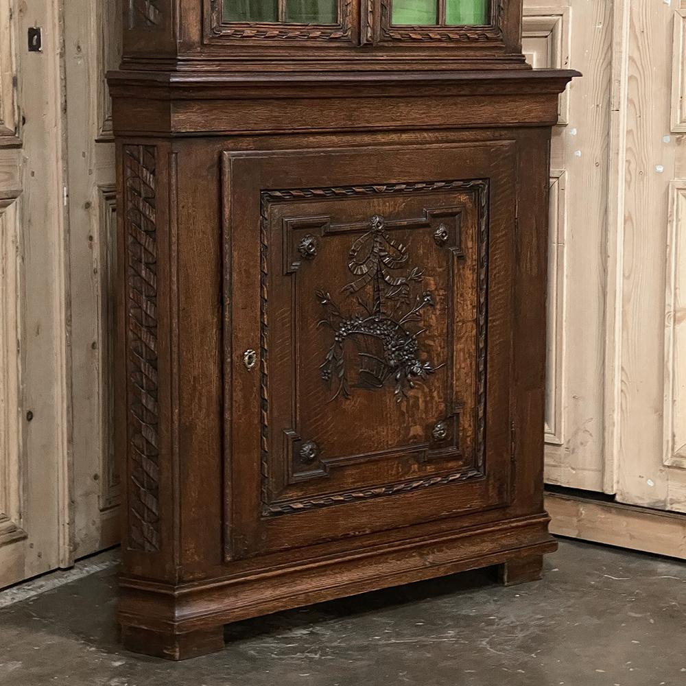 19th Century French Louis XVI Hand-Carved Corner Cabinet For Sale 5
