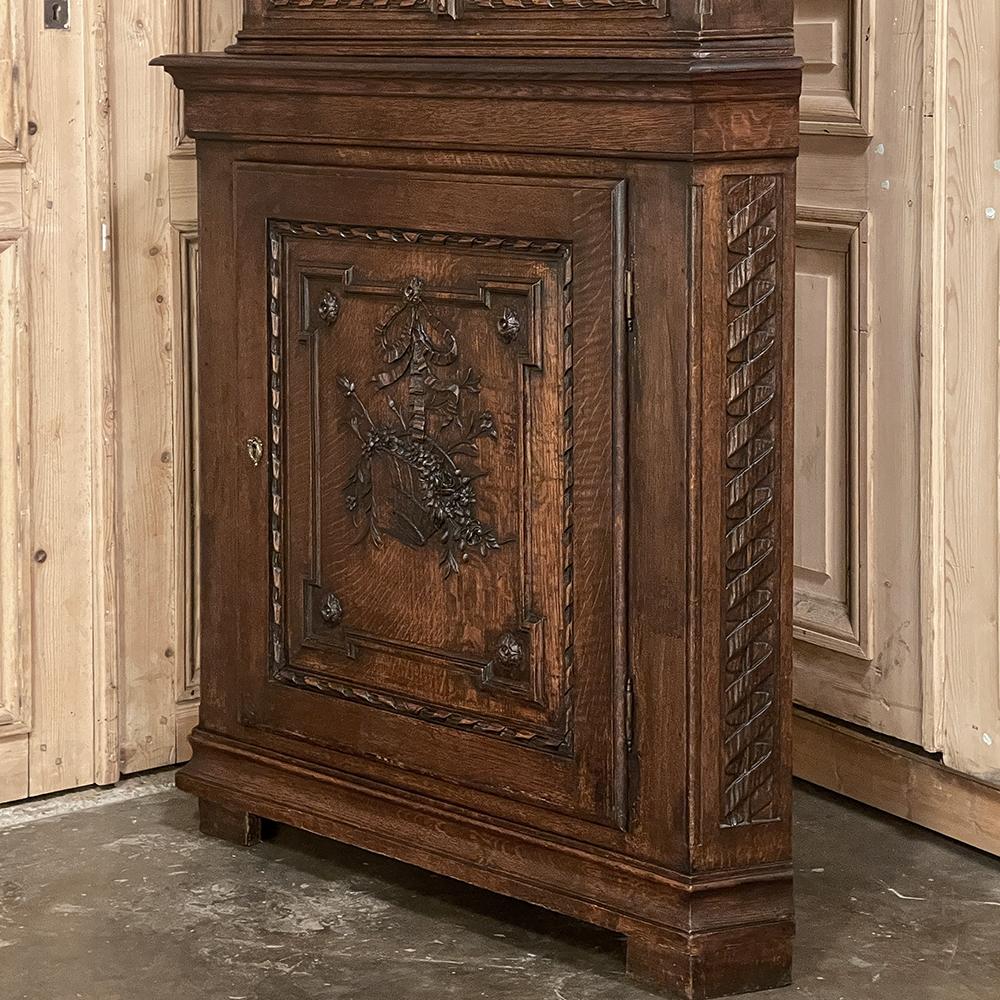 19th Century French Louis XVI Hand-Carved Corner Cabinet For Sale 9