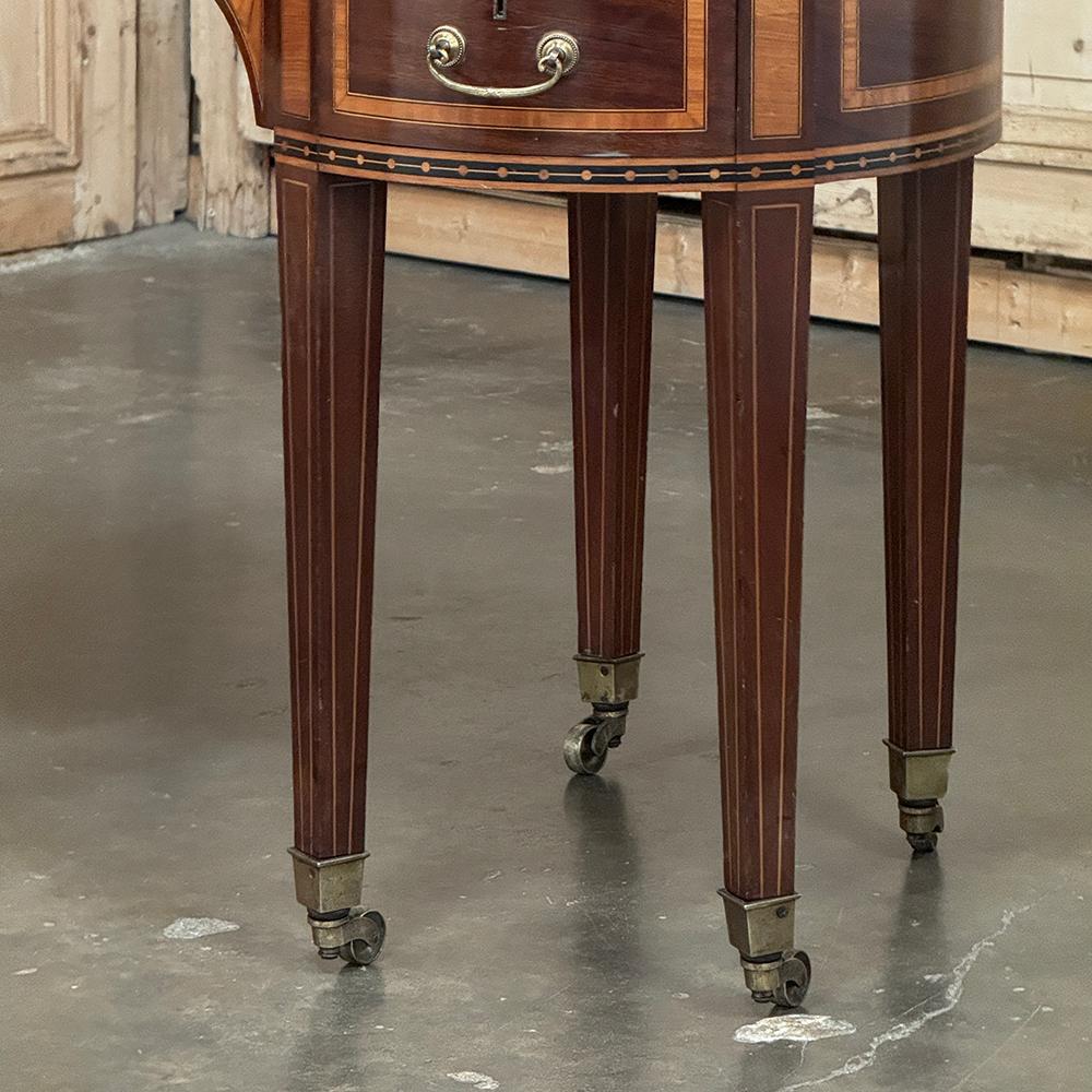 Scrivania francese Luigi XVI del XIX secolo a forma di rene in mogano con piano in pelle in vendita 6