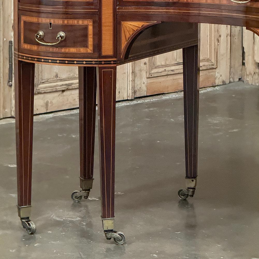 Scrivania francese Luigi XVI del XIX secolo a forma di rene in mogano con piano in pelle in vendita 8