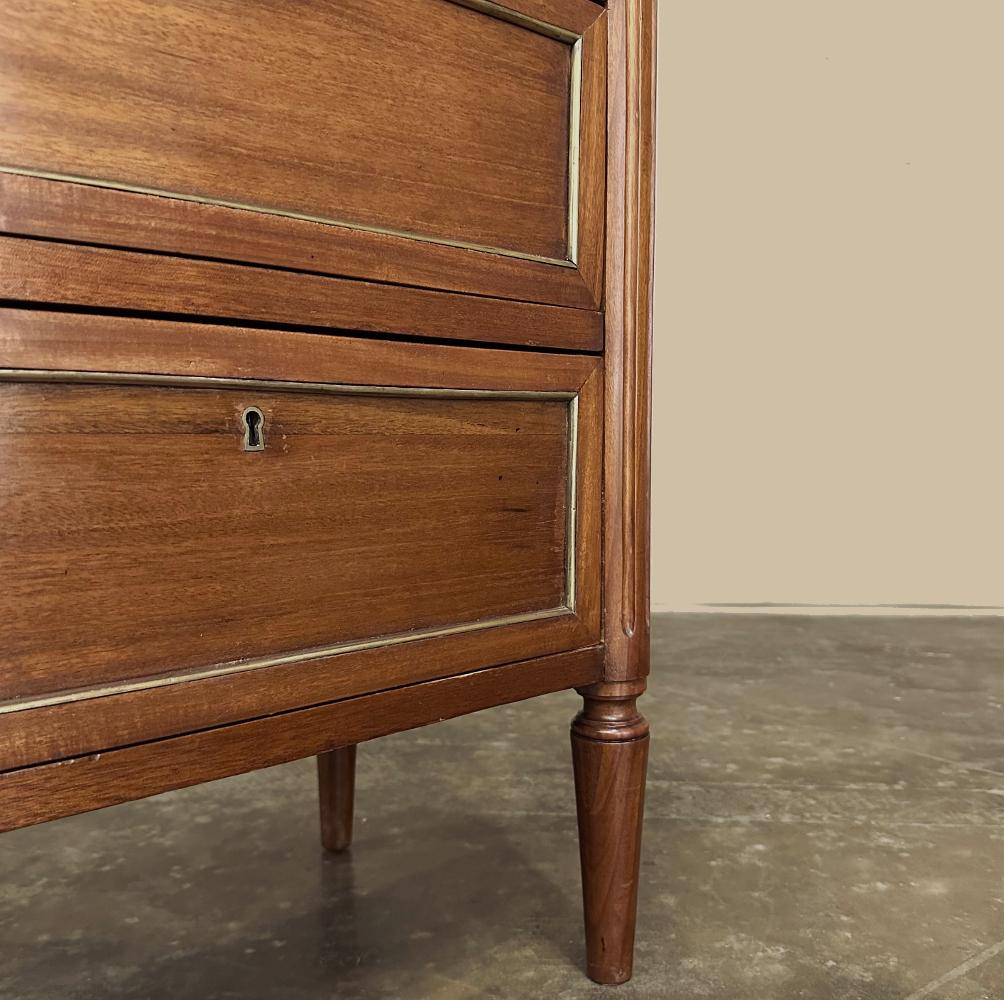 Chiffoniera francese Luigi XVI del XIX secolo in mogano con piano in marmo di Carrara in vendita 8