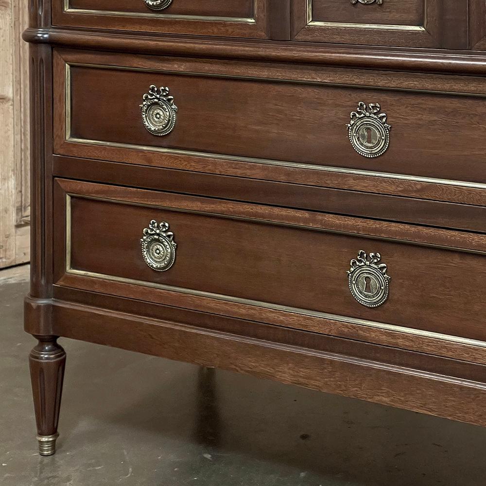 19th Century French Louis XVI Mahogany Commode with Carrara Marble Top For Sale 10