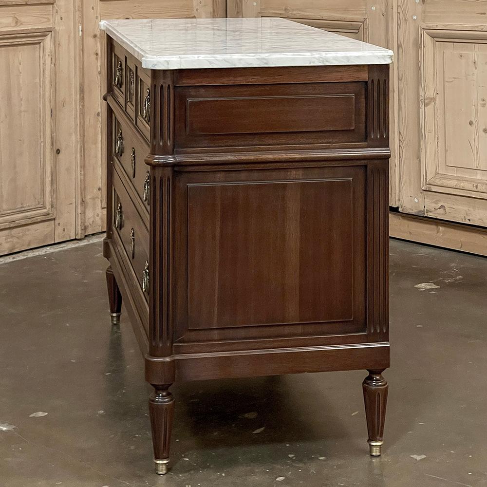 19th Century French Louis XVI Mahogany Commode with Carrara Marble Top For Sale 12