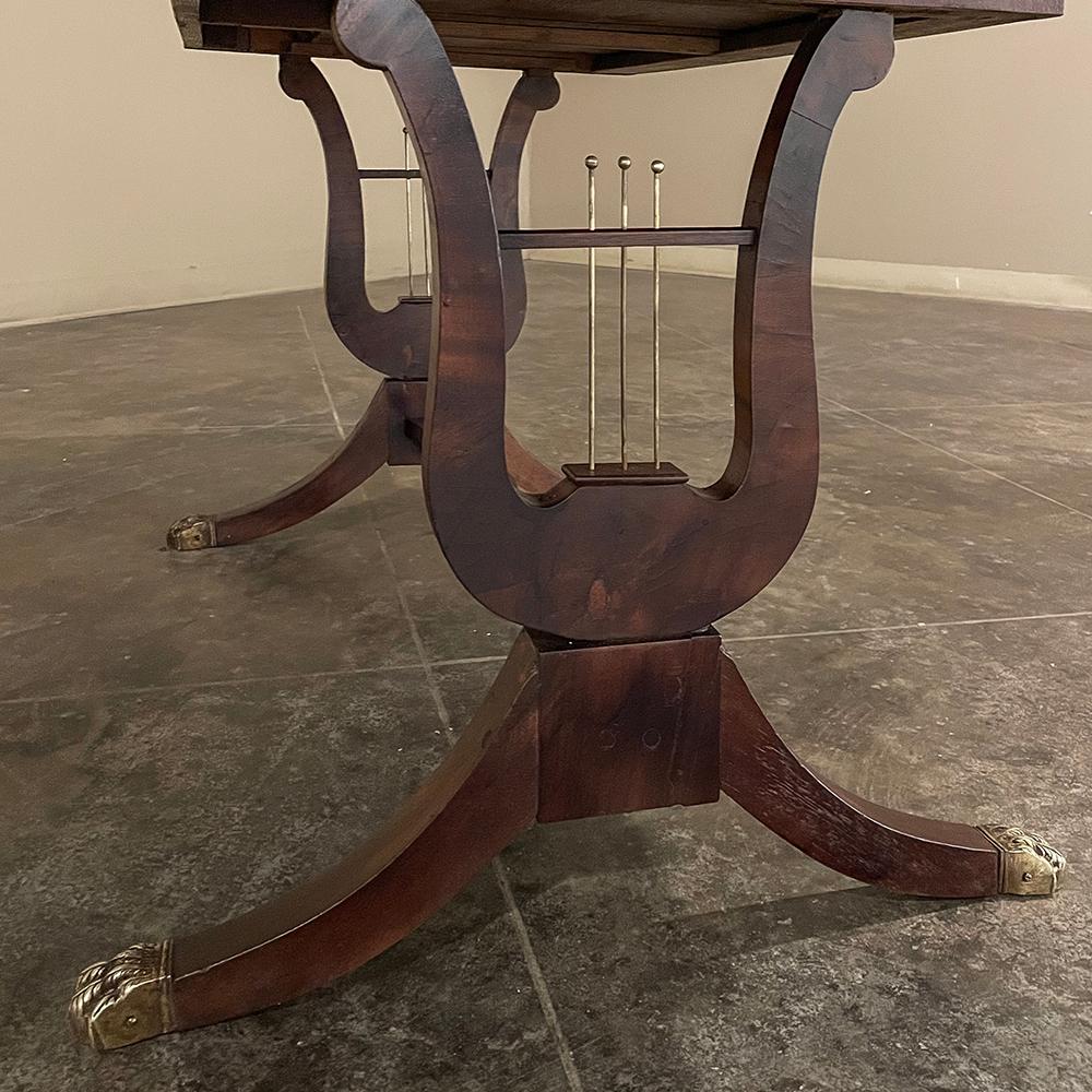 19th Century French Louis XVI Mahogany Drop Leaf End Table For Sale 9