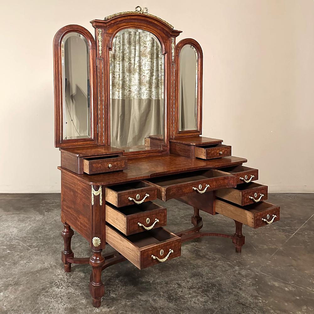 19th Century French Louis XVI Mahogany Marquetry Vanity For Sale 6