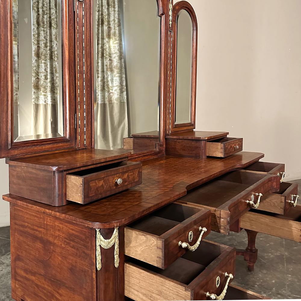 19th Century French Louis XVI Mahogany Marquetry Vanity For Sale 7