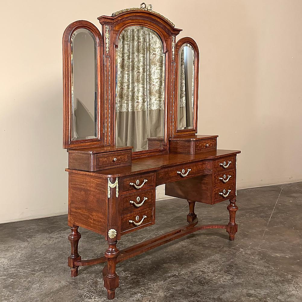 19th Century French Louis XVI Mahogany Marquetry Vanity In Good Condition For Sale In Dallas, TX