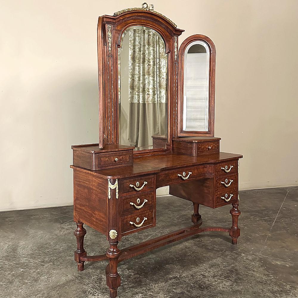 19th Century French Louis XVI Mahogany Marquetry Vanity For Sale 2