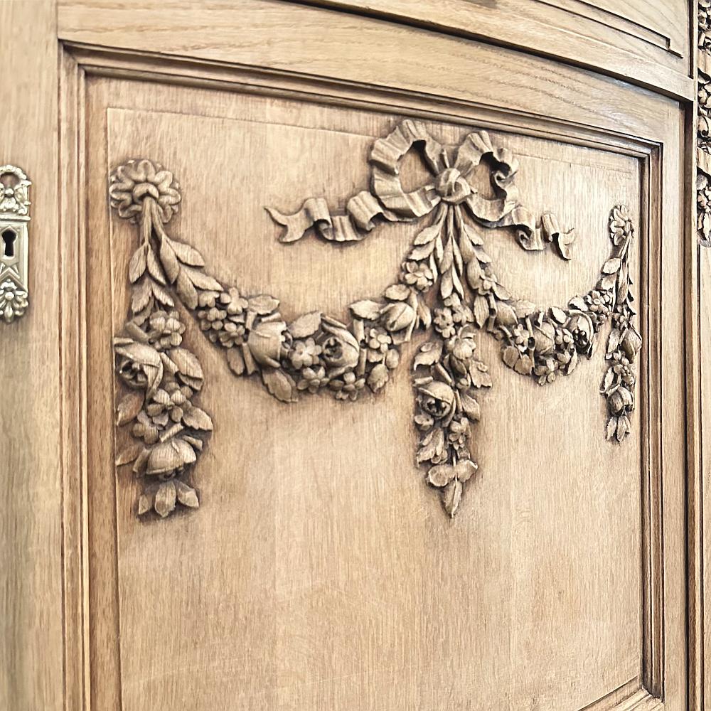 19th Century French Louis XVI Marble Top Buffet in Stripped Oak in vendita 4
