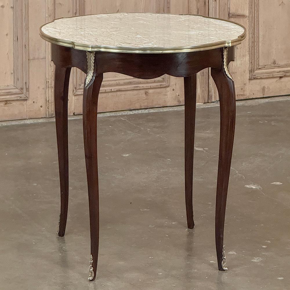 Fin du XIXe siècle Table d'appoint Louis XVI du 19e siècle à plateau de marbre ~ Gueridon avec bronze en vente