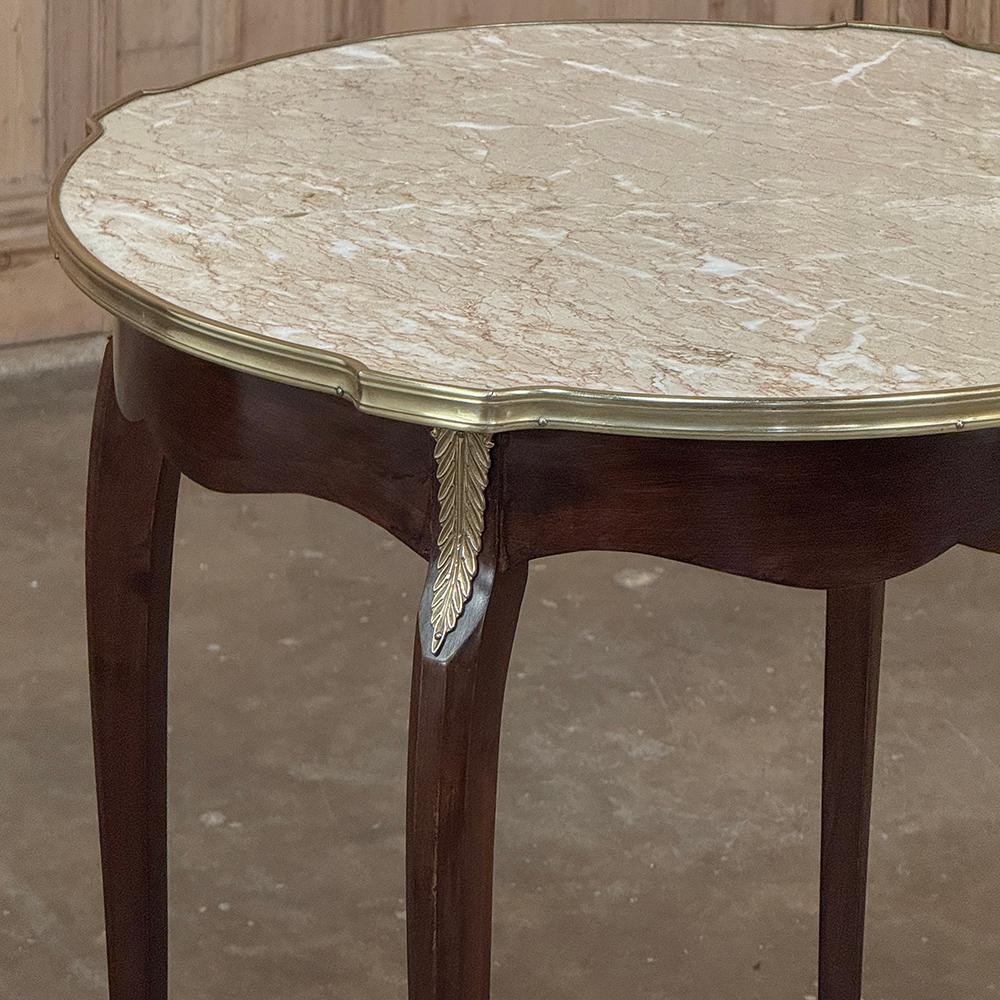 Laiton Table d'appoint Louis XVI du 19e siècle à plateau de marbre ~ Gueridon avec bronze en vente