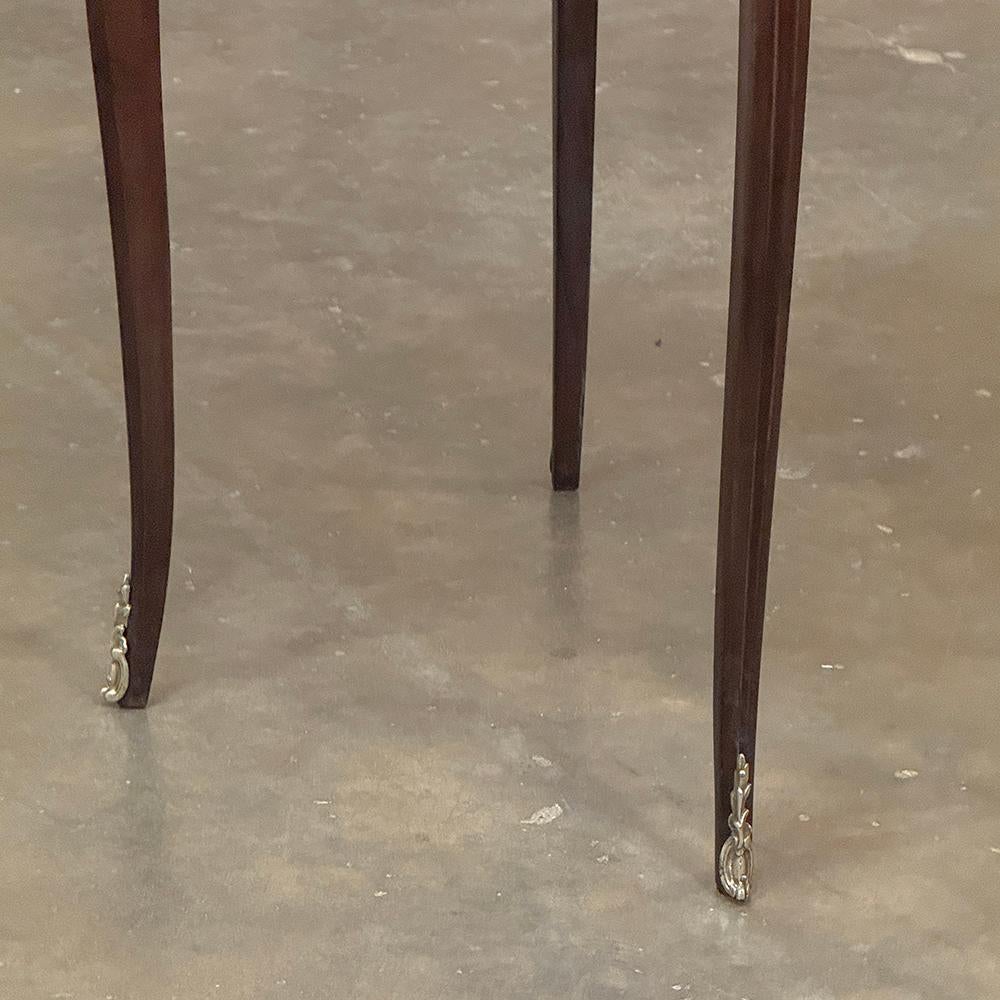 Table d'appoint Louis XVI du 19e siècle à plateau de marbre ~ Gueridon avec bronze en vente 2