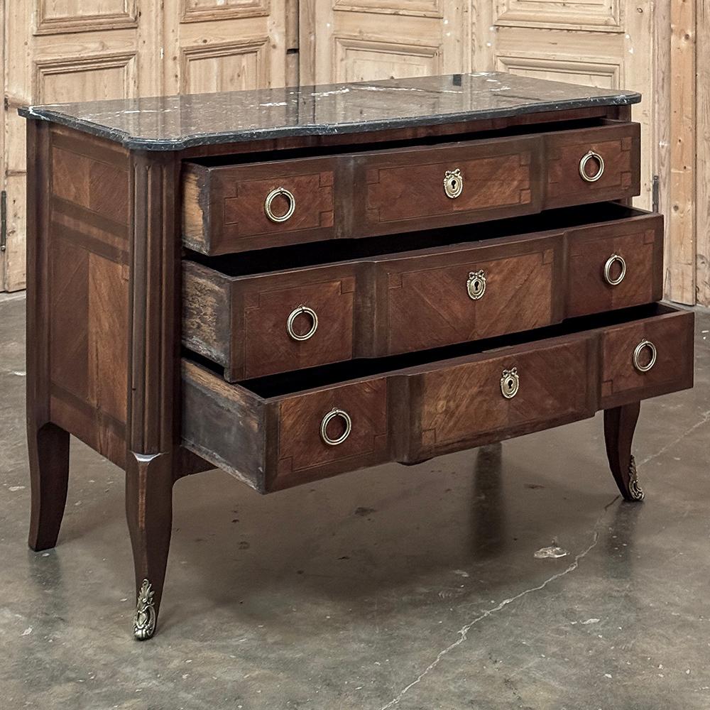 Commode francese Luigi XVI del XIX secolo in mogano con piano in marmo in vendita 8