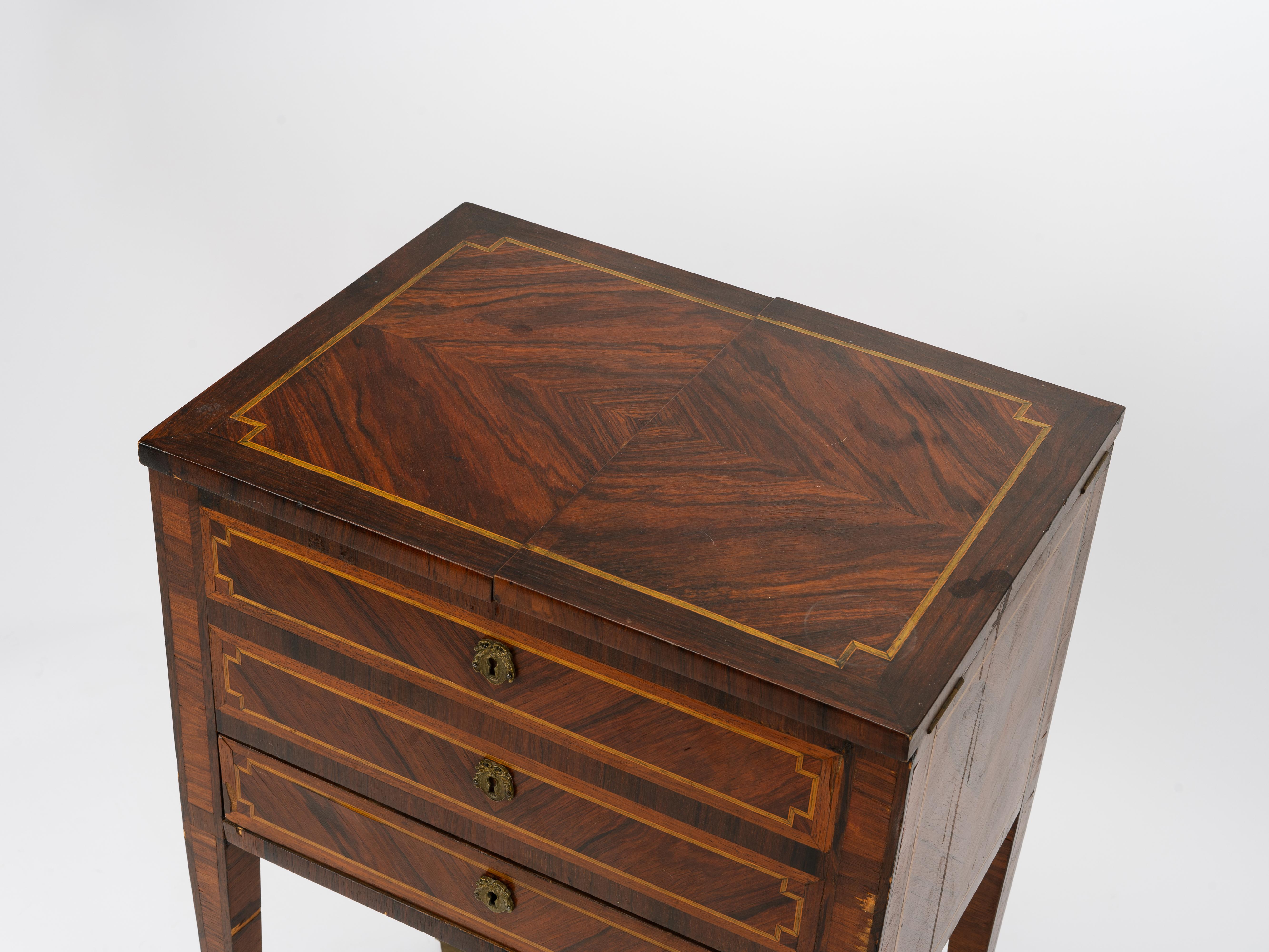 XIXe siècle Table à plateau ouvert Louis XVI du 19ème siècle par Envoi Khan De Cie en vente