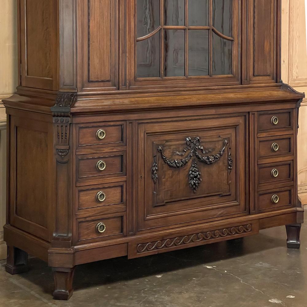 19th Century French Louis XVI Neoclassical Walnut Bookcase, Linen Press For Sale 5