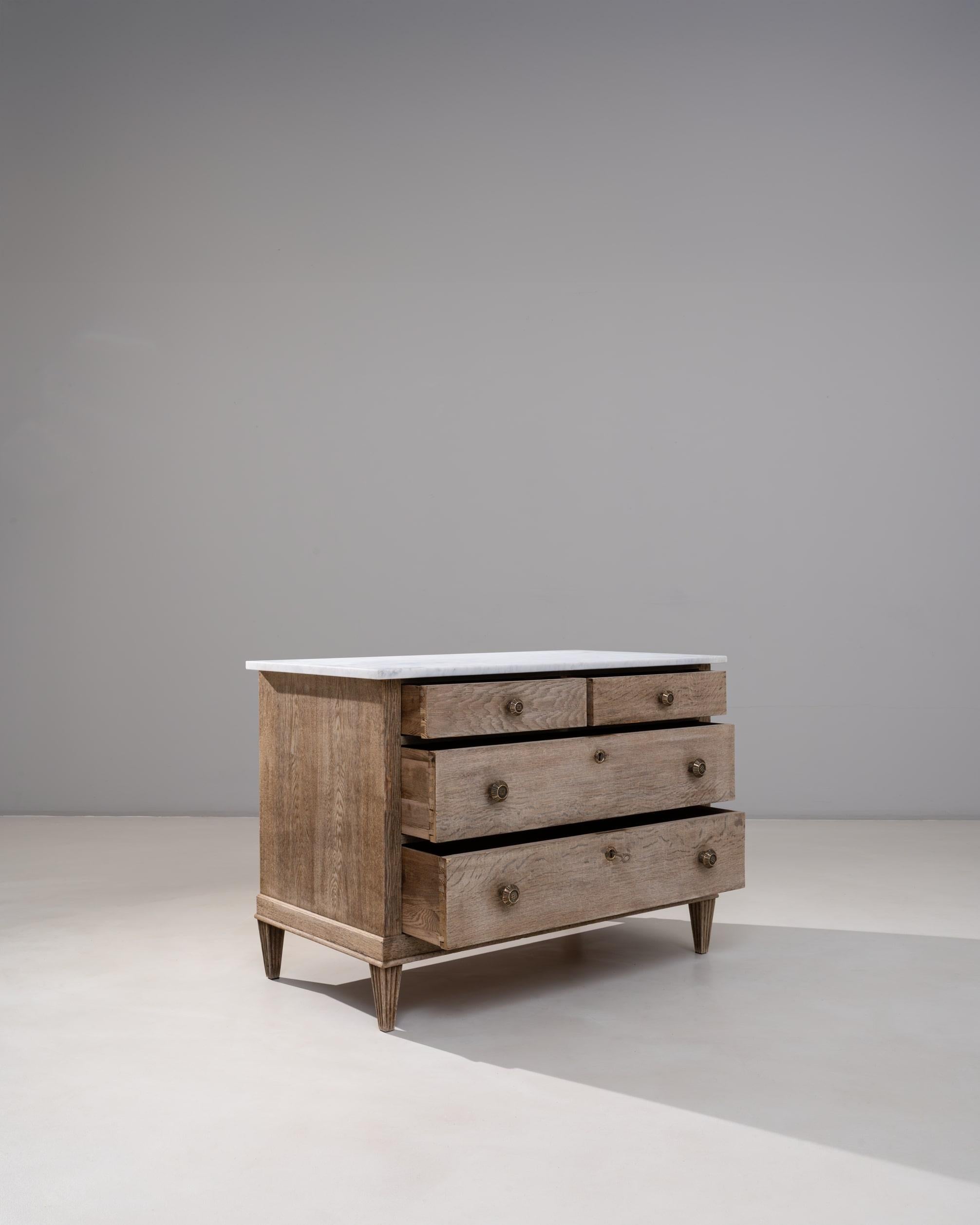 Cassettiera francese Luigi XVI del XIX secolo in Oak con piano in marmo in vendita 6