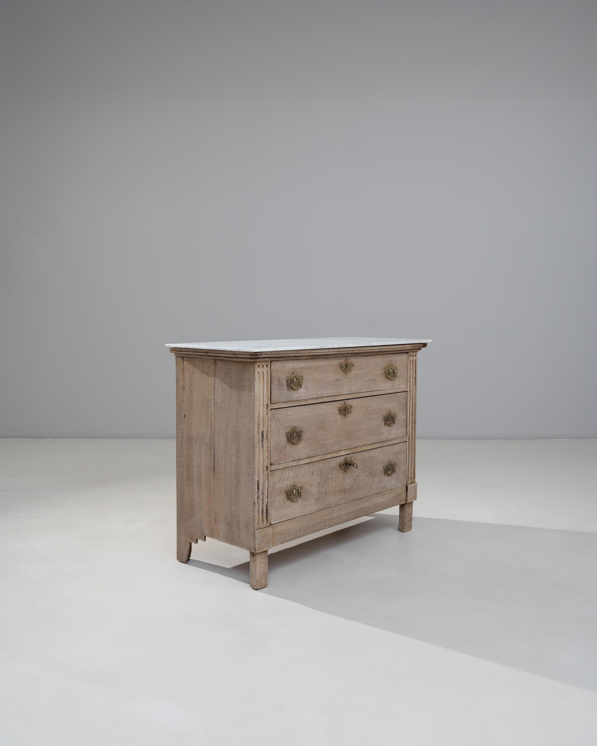 Cassettiera francese Luigi XVI del XIX secolo in Oak con piano in marmo in vendita 7