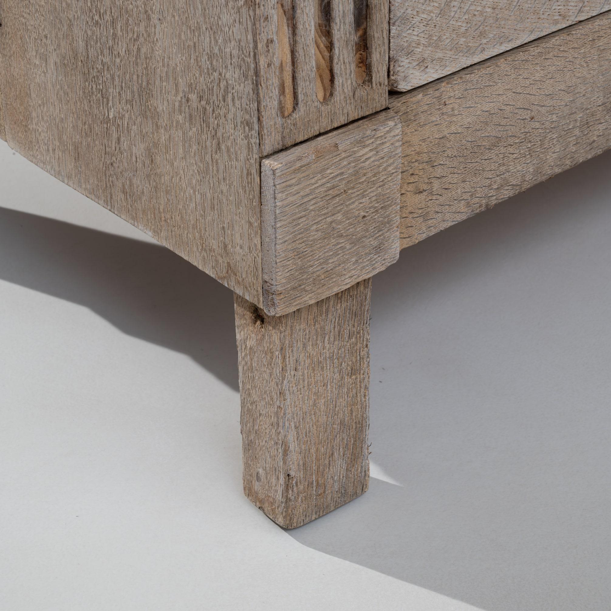 Cassettiera francese Luigi XVI del XIX secolo in Oak con piano in marmo in vendita 10