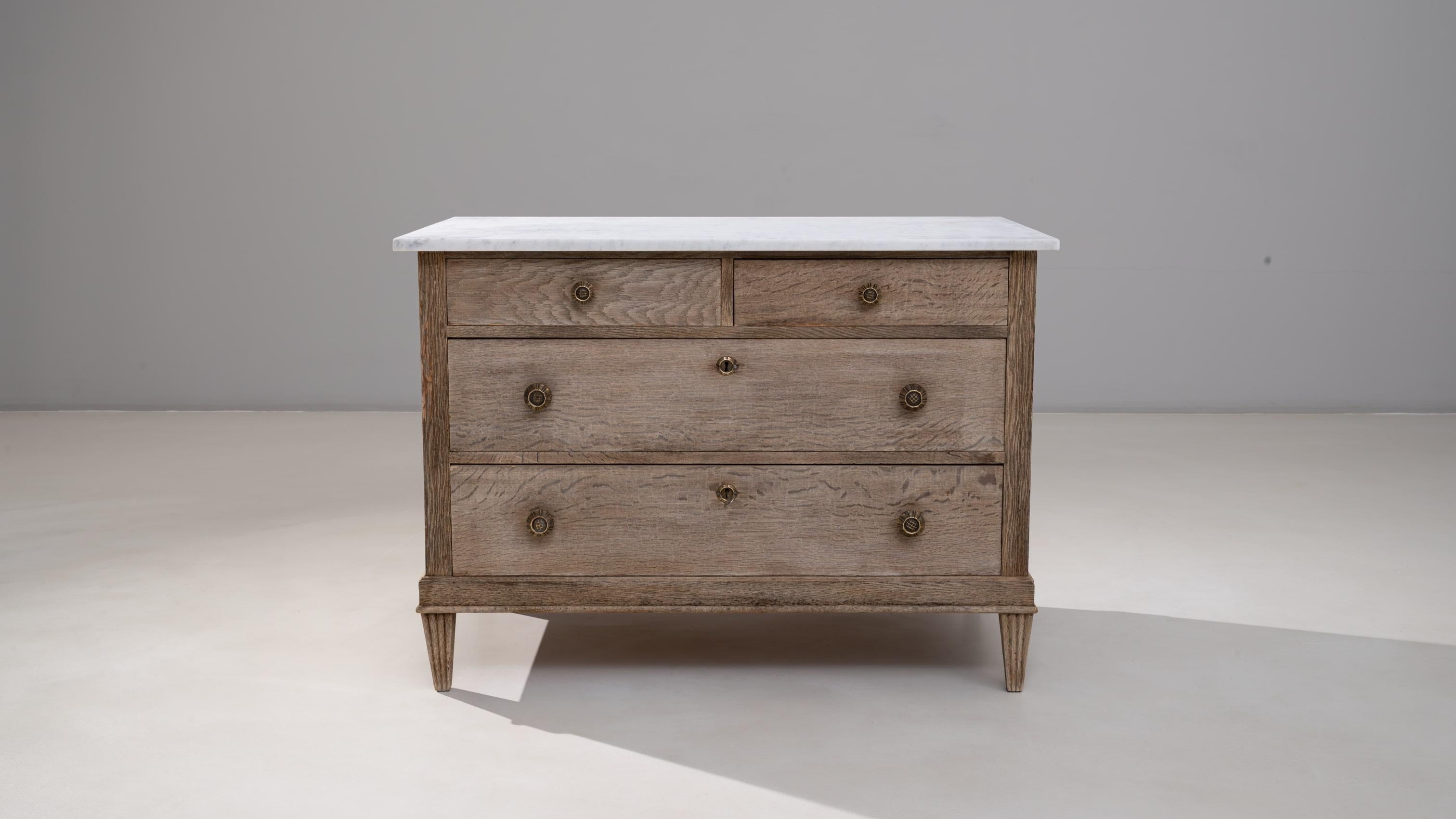 Cassettiera francese Luigi XVI del XIX secolo in Oak con piano in marmo in vendita 2