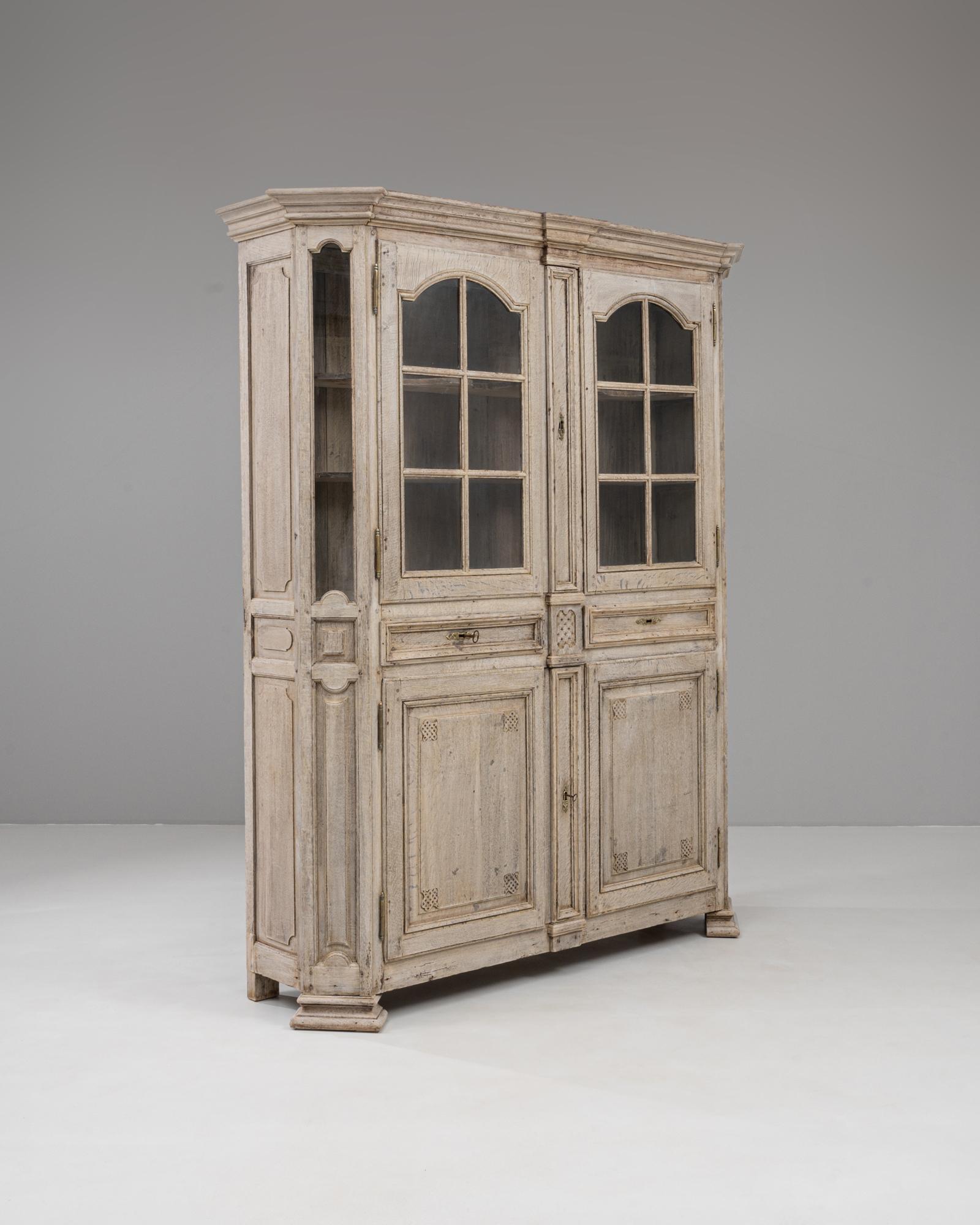 19. Jahrhundert Französisch Louis XVI Eiche Vitrine (Eichenholz) im Angebot