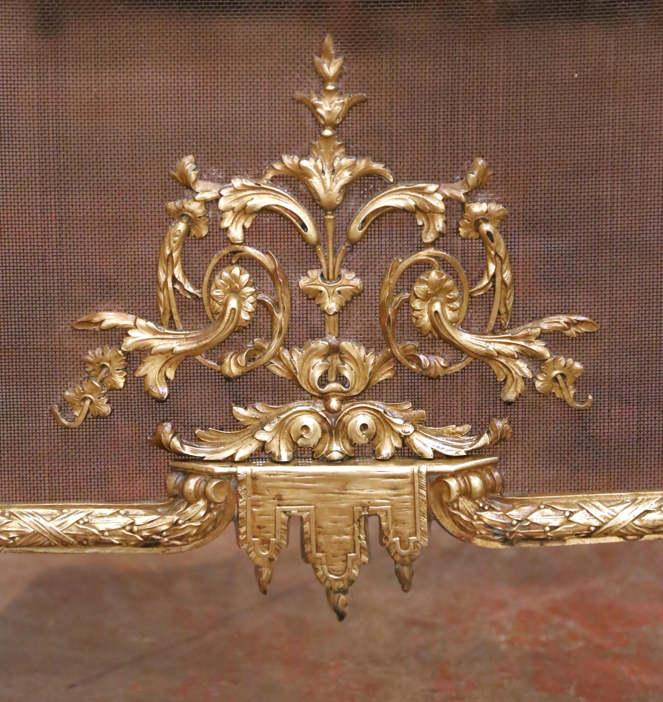 Bronzo Paravento francese Luigi XVI del XIX secolo in bronzo ormolato con stemma a nastro in vendita