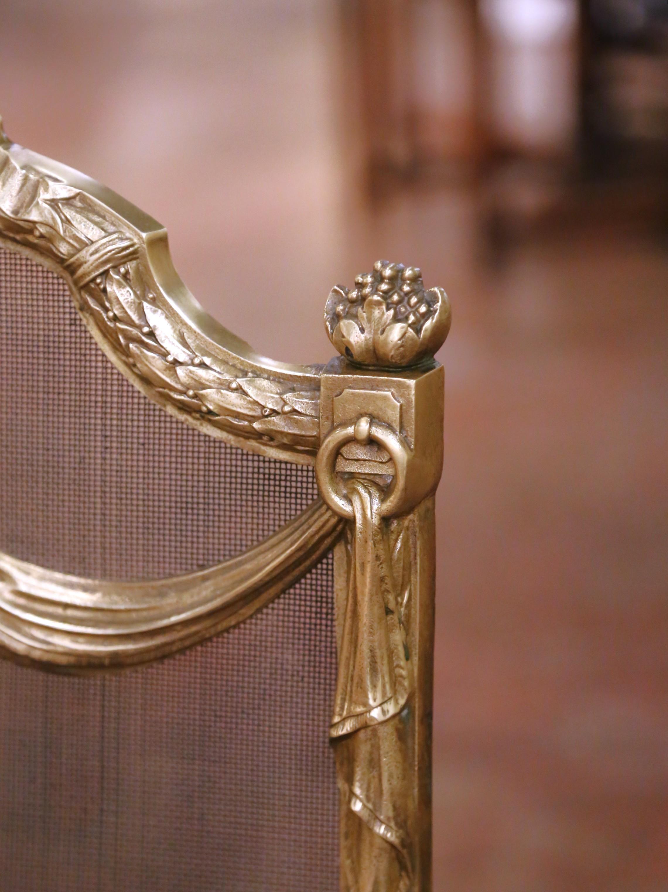 Paravento francese Luigi XVI del XIX secolo in bronzo ormolato con stemma a nastro in vendita 1