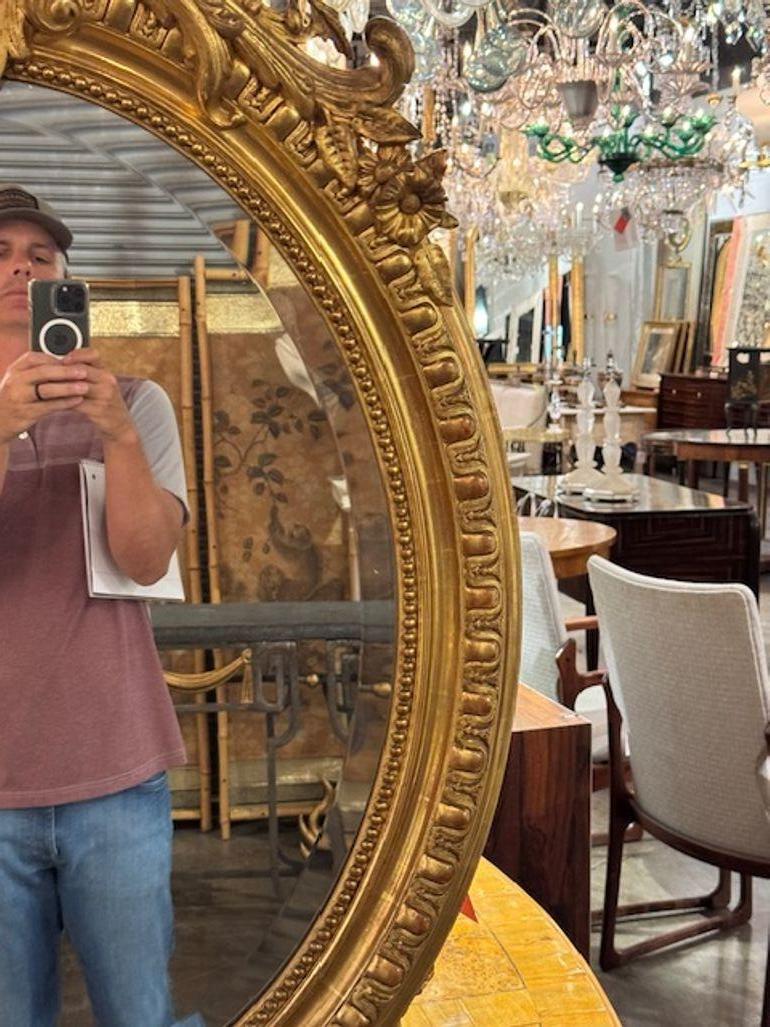 19th Century French Louis XVI Oval Carved and Giltwood Mirror In Good Condition For Sale In Dallas, TX