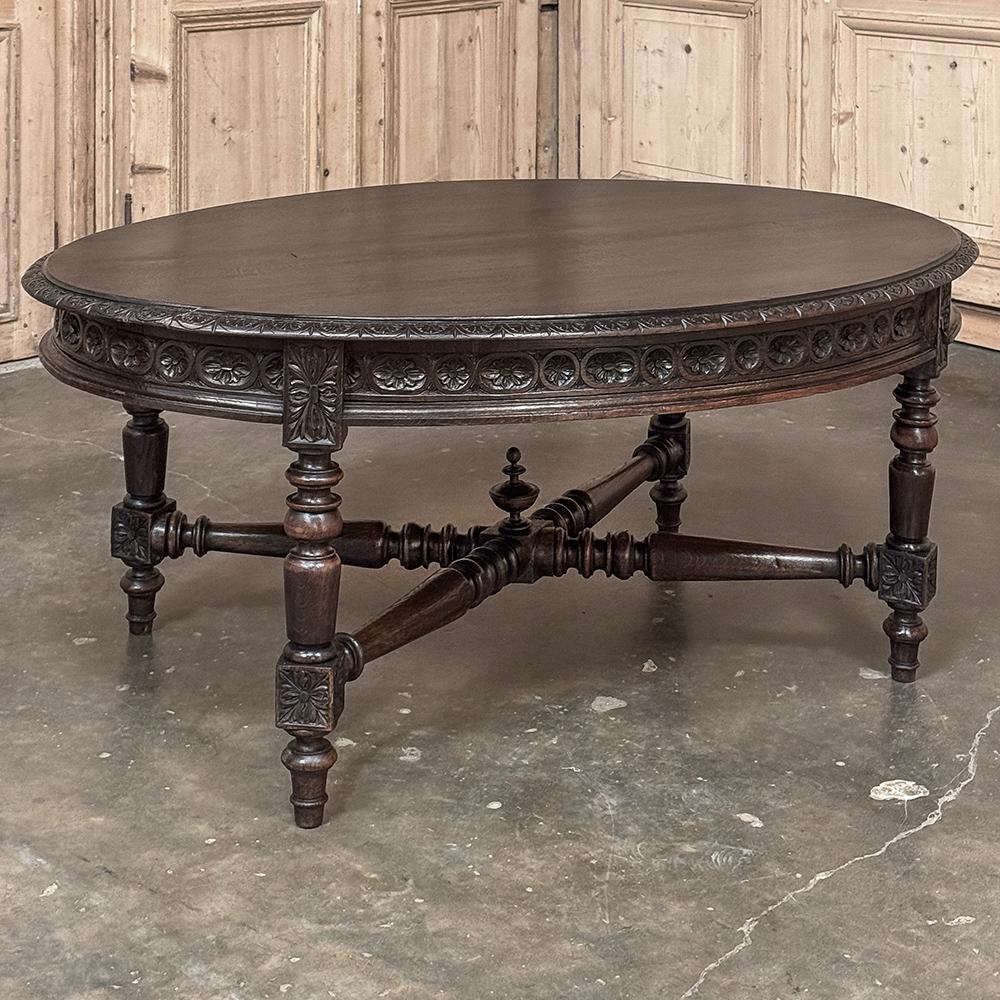 Français Table basse ovale Louis XVI du XIXe siècle en vente