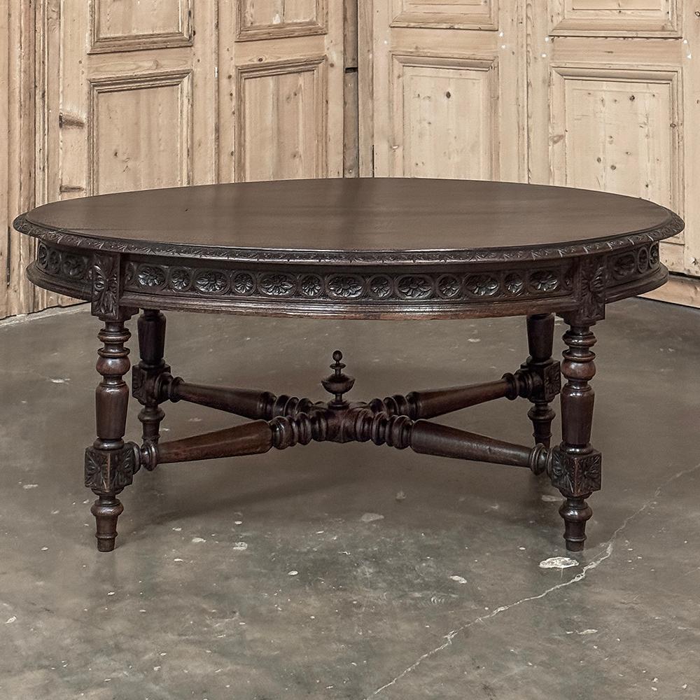 Sculpté à la main Table basse ovale Louis XVI du XIXe siècle en vente