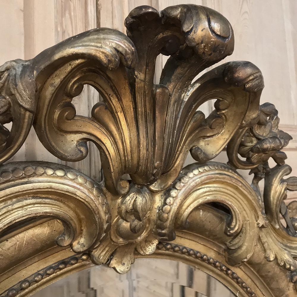 Miroir ovale doré Louis XVI français du 19e siècle en vente 1