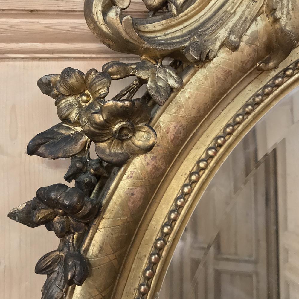Miroir ovale doré Louis XVI français du 19e siècle en vente 2