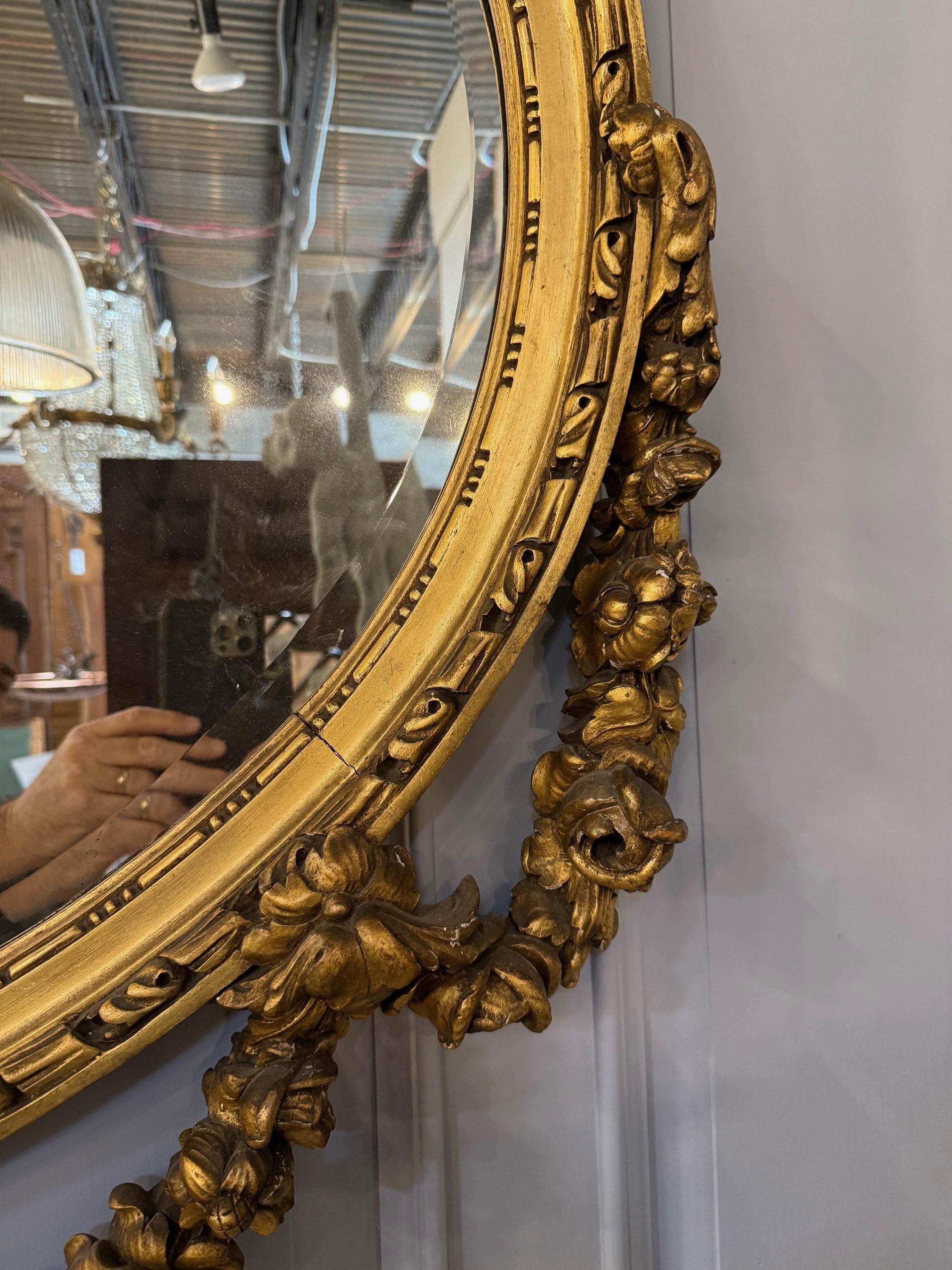 Miroir ovale français Louis XVI du XIXe siècle en bois doré en vente 6