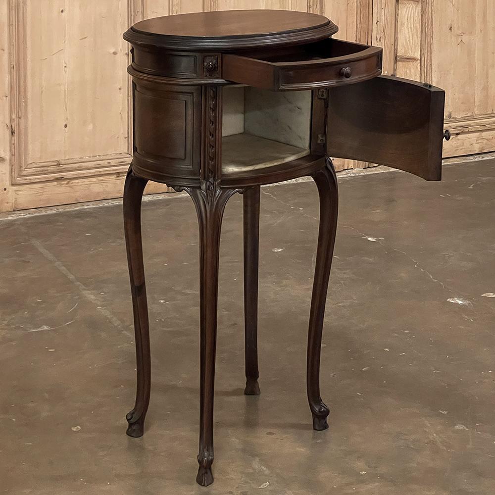19th Century French Louis XVI Oval Nightstand For Sale 1
