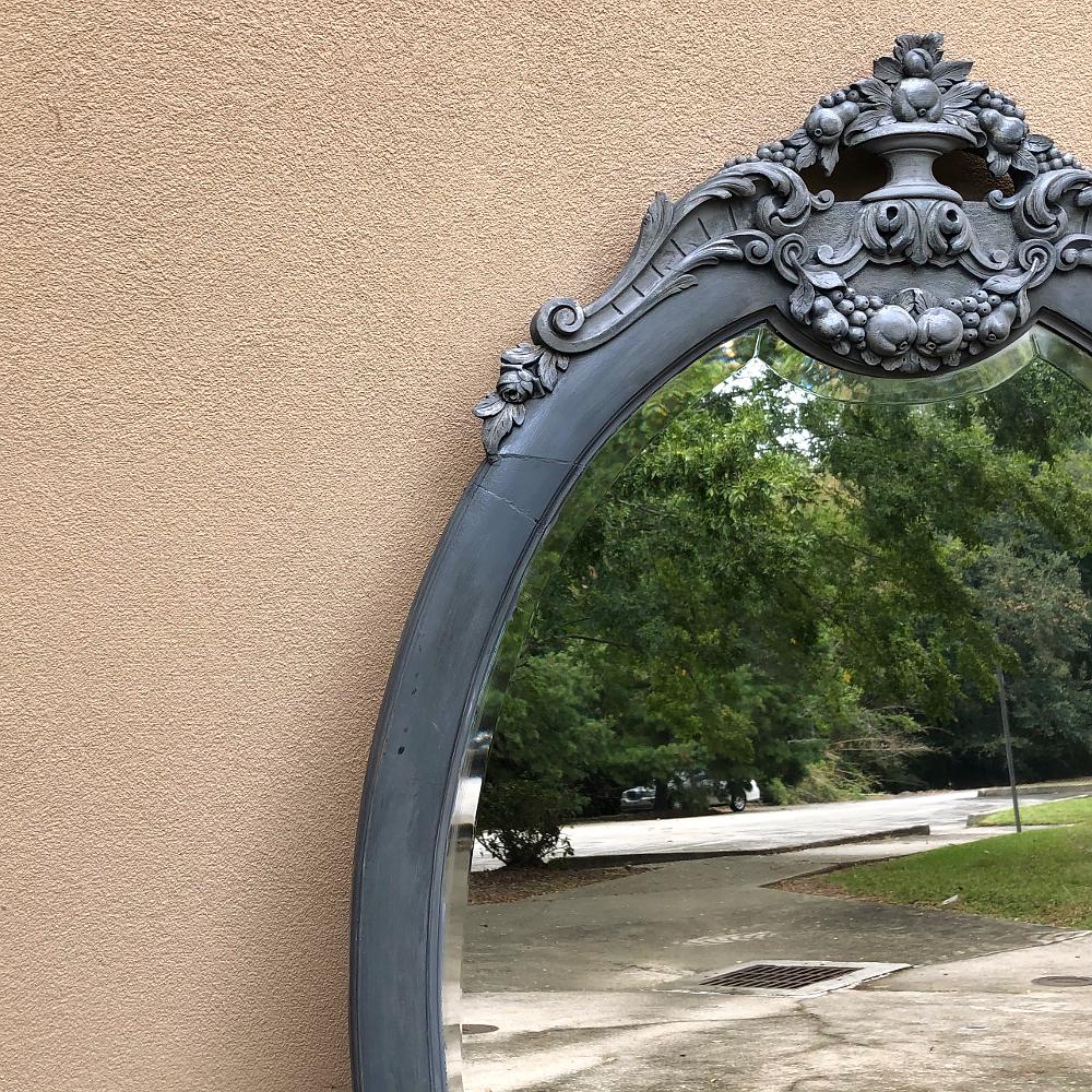 19th Century French Louis XVI Oval Painted Mirror For Sale 5