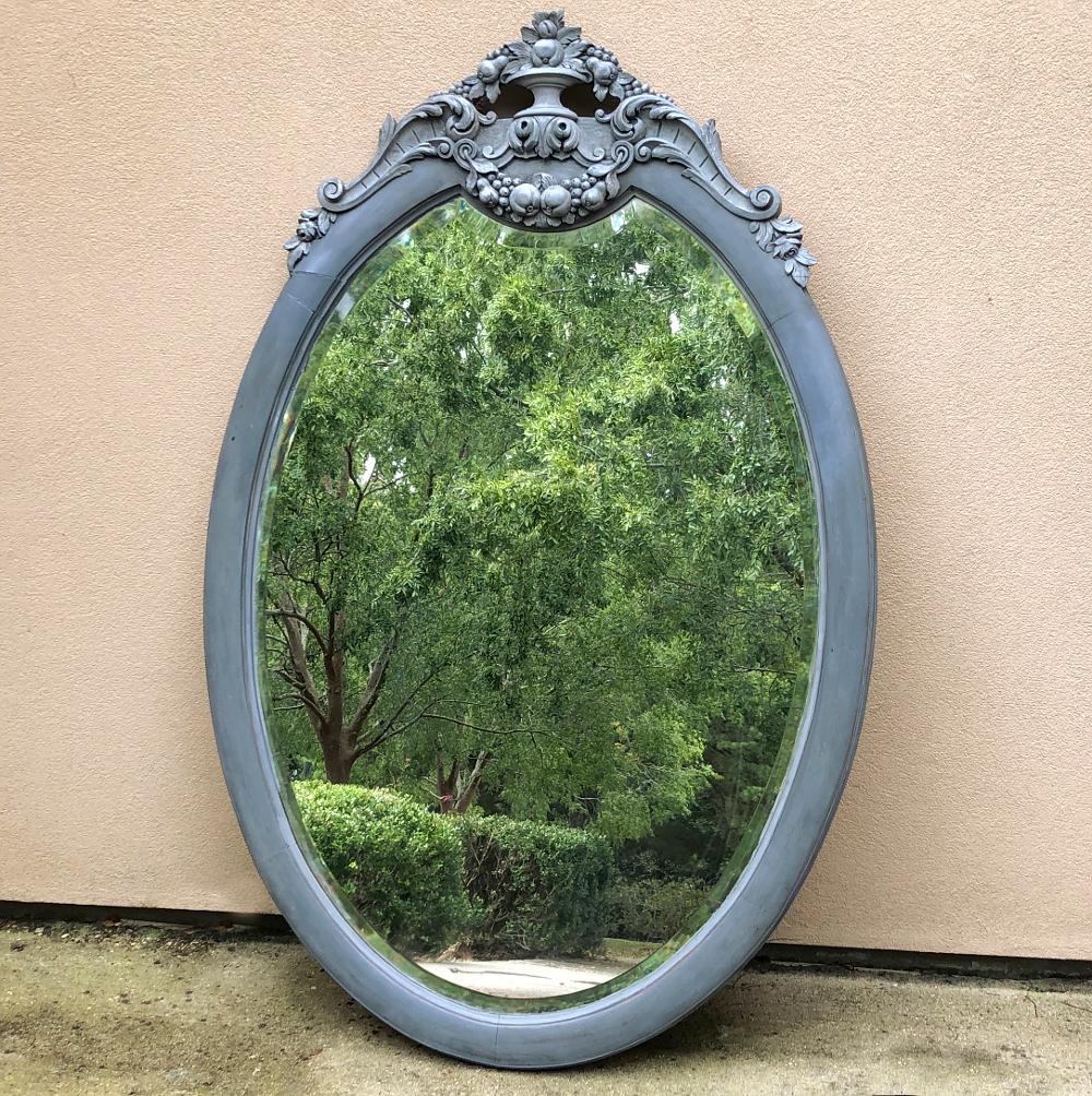 19th Century French Louis XVI Oval Painted Mirror In Good Condition For Sale In Dallas, TX