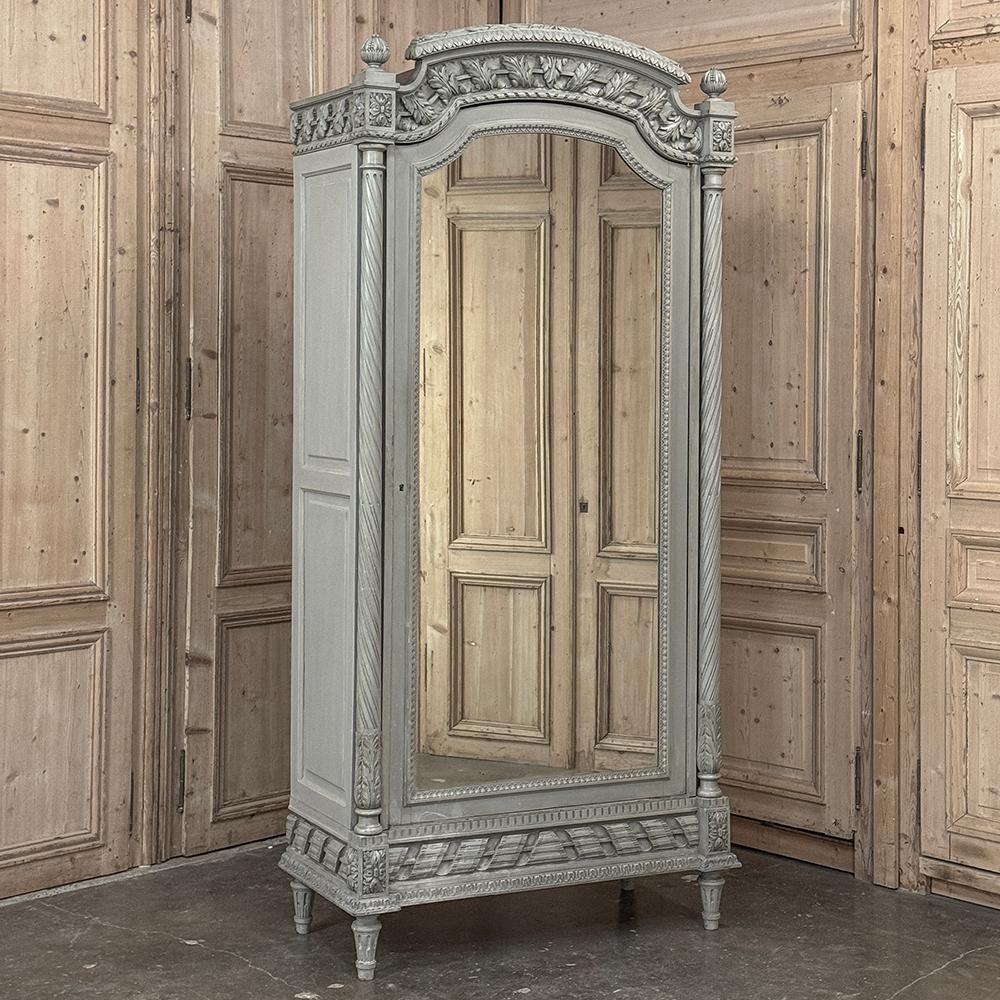 Francese Armoire dipinto Luigi XVI francese del XIX secolo in vendita