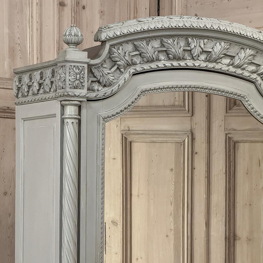 Armoire dipinto Luigi XVI francese del XIX secolo In condizioni buone in vendita a Dallas, TX