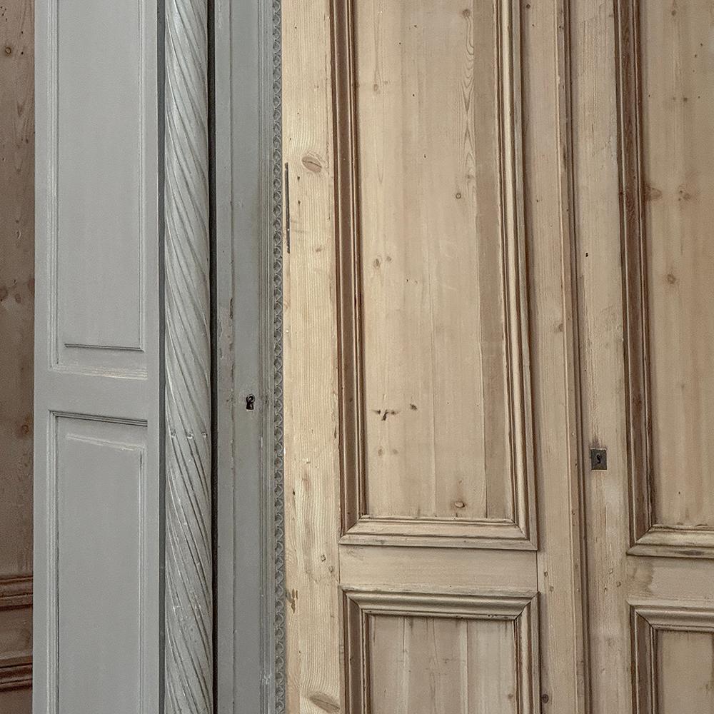 Fine XIX secolo Armoire dipinto Luigi XVI francese del XIX secolo in vendita