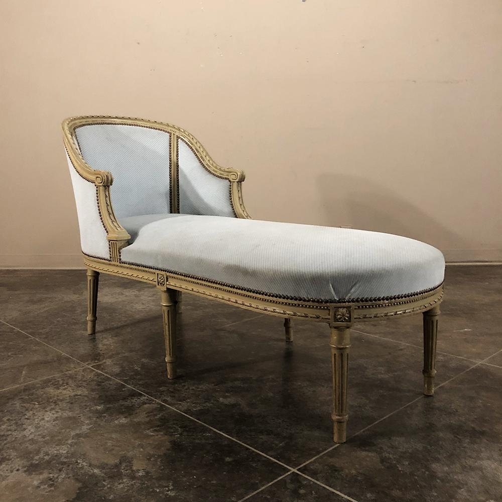 Hand-Carved 19th Century French Louis XVI Painted Chaise Longue