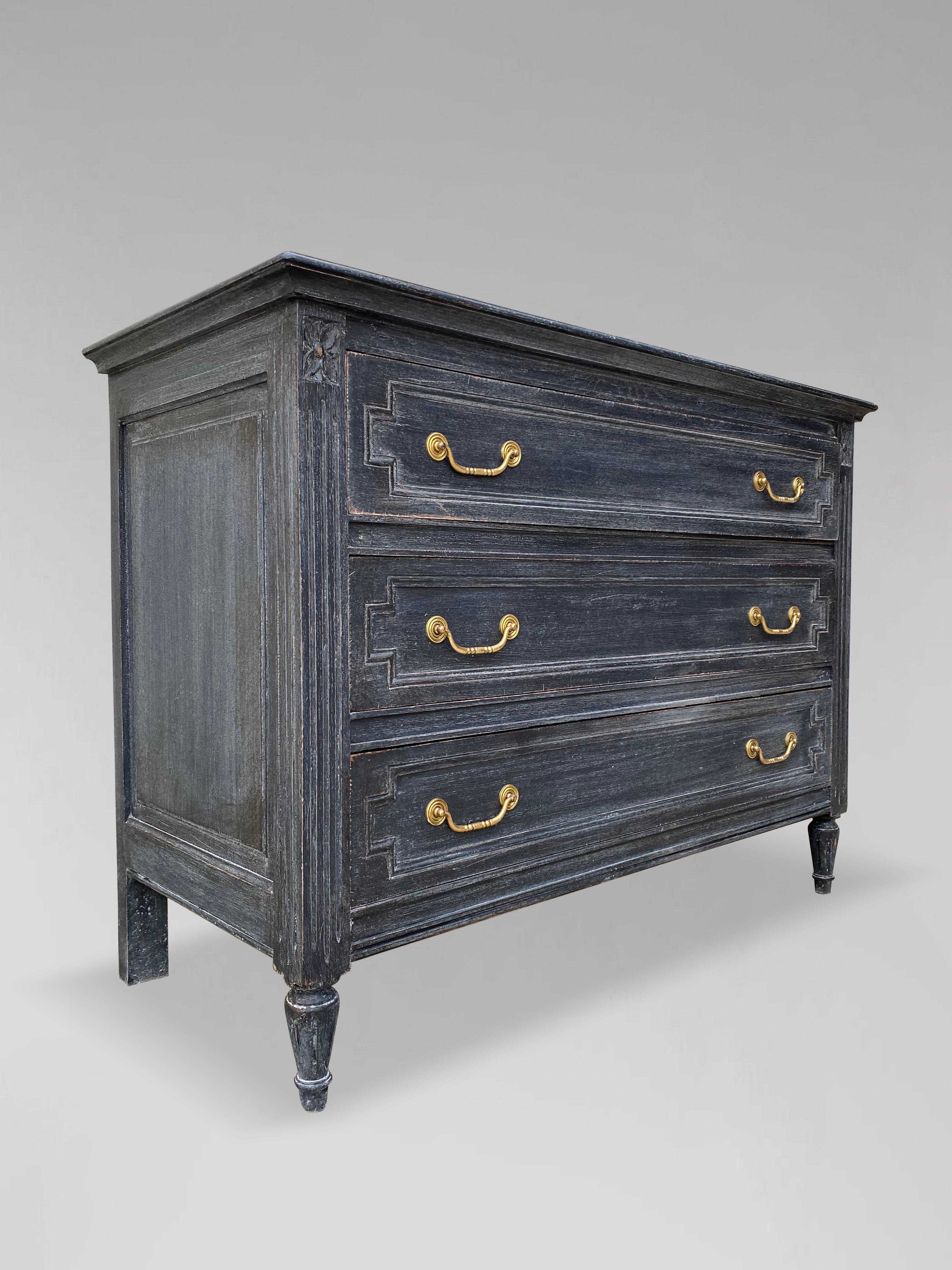 19th Century French Louis XVI Painted Commode For Sale 3
