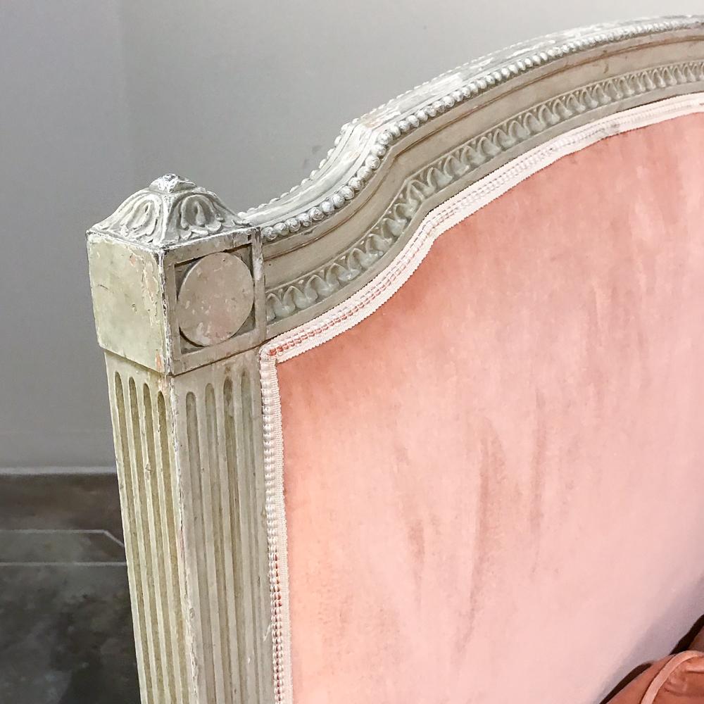 Mohair 19th Century French Louis XVI Painted Daybed