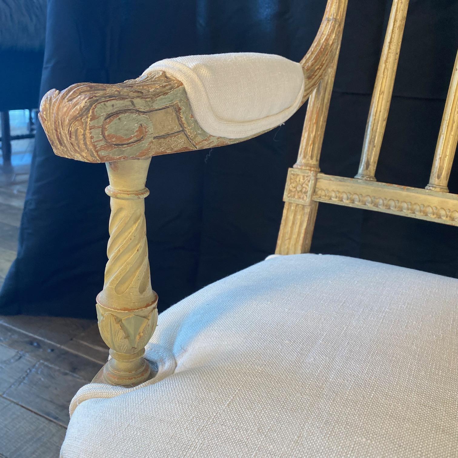 19th Century French Louis XVI Painted Loveseat Francés en venta