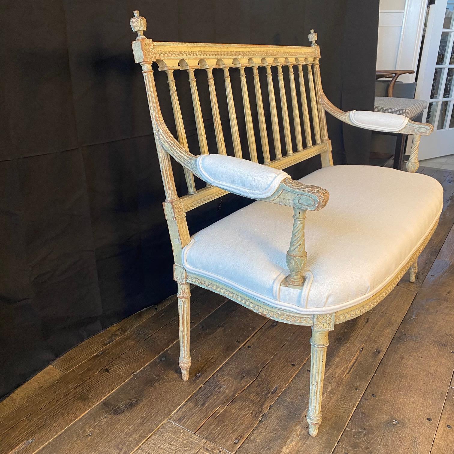 19th Century French Louis XVI Painted Loveseat en venta 2