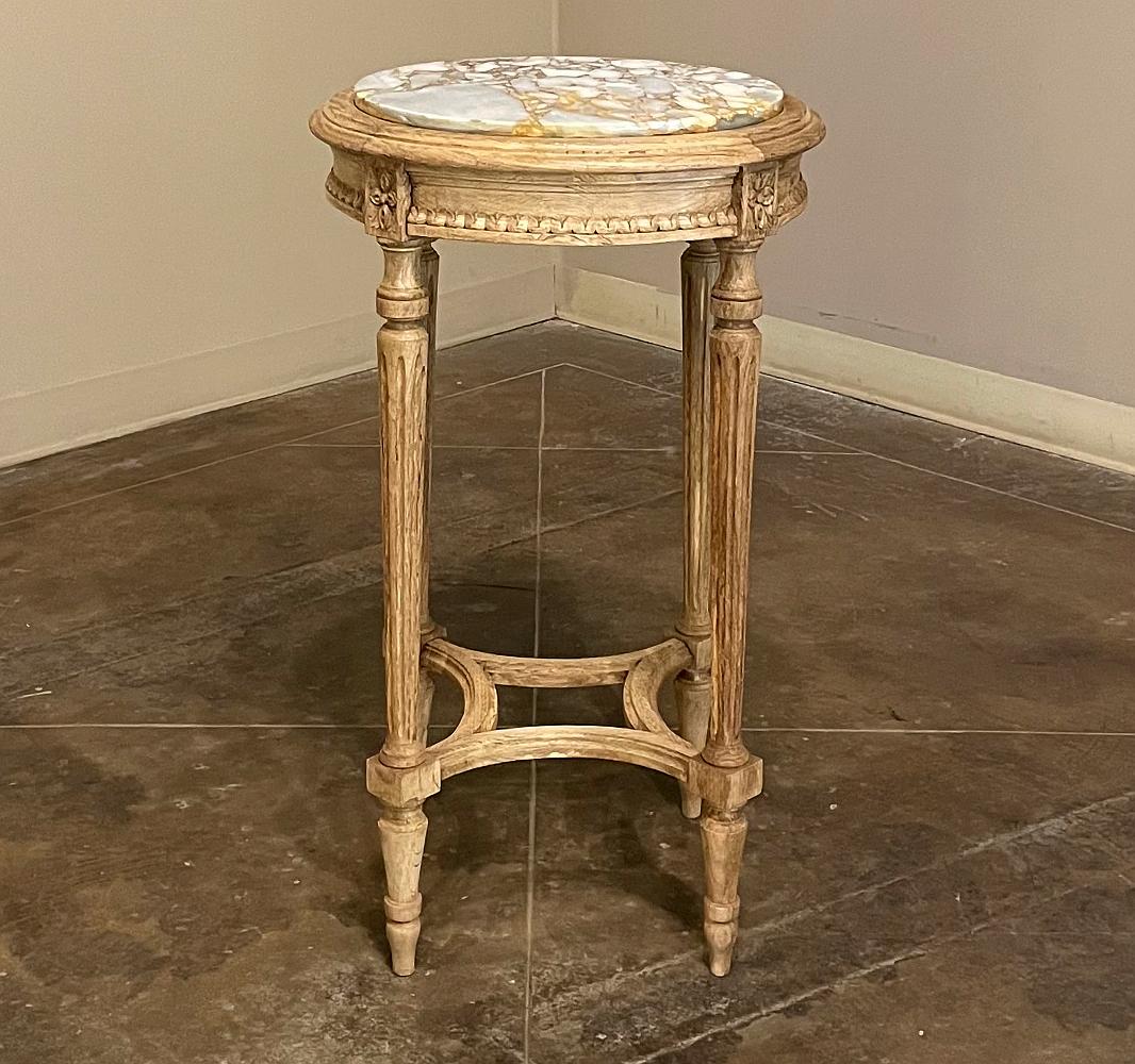 Hand-Crafted 19th Century French Louis XVI Round Marble Top End Table in Stripped Oak For Sale