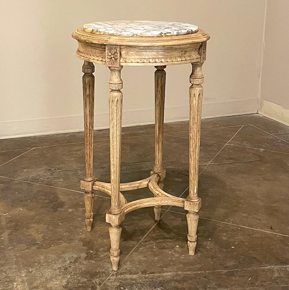 Late 19th Century 19th Century French Louis XVI Round Marble Top End Table in Stripped Oak For Sale