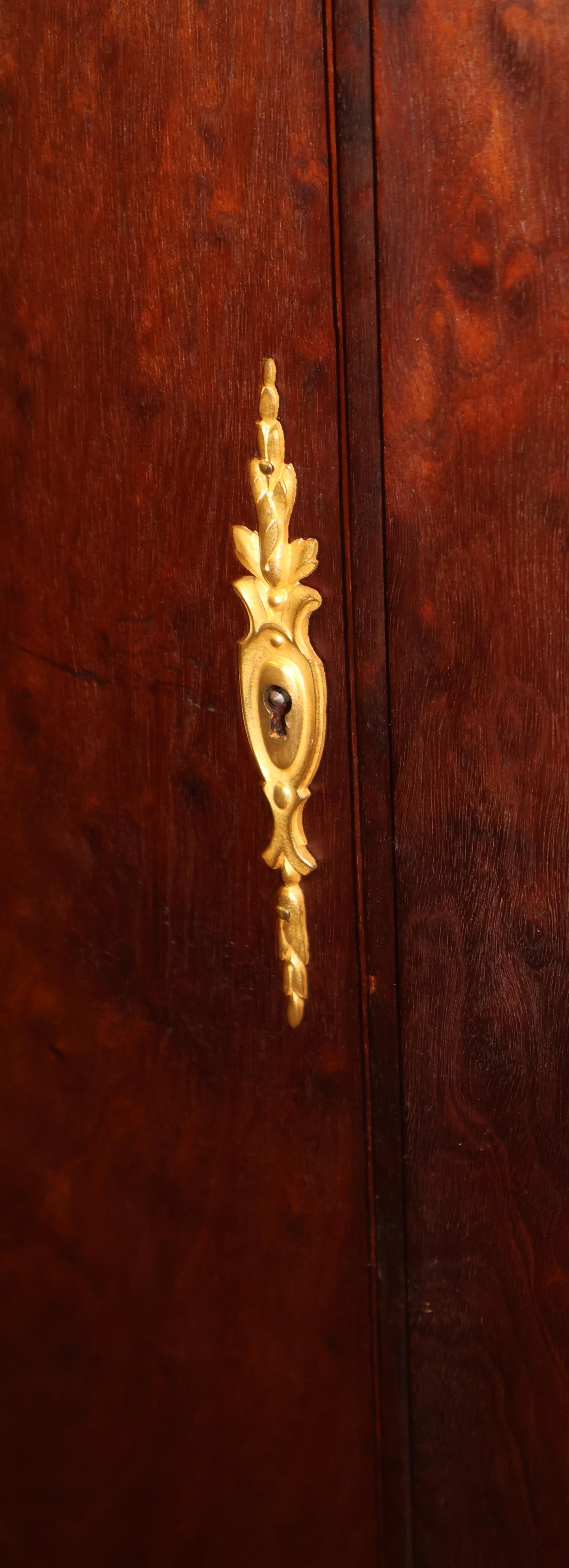 Armario Francés De Caoba Acajou Estilo Luis XVI Del Siglo XIX Por Haentges Freres en venta 9