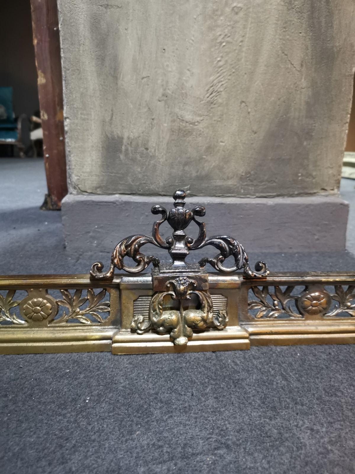 19th Century French Louis XVI Style Adjustable Bronze Fireplace Fender For Sale 1