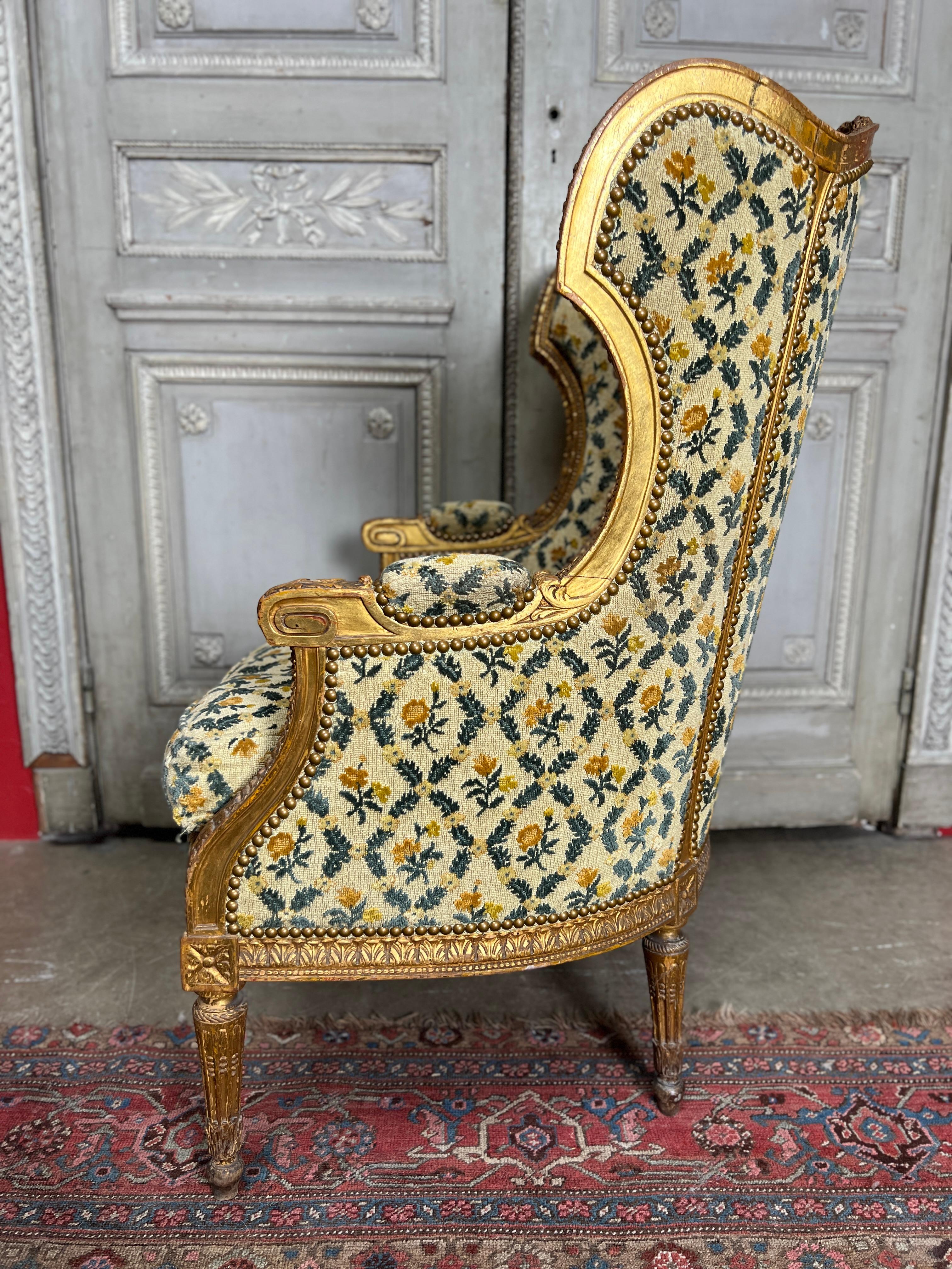 Französische Bergere im Louis-XVI-Stil des 19. Jahrhunderts in vergoldeter Ausführung.   (Geschnitzt) im Angebot