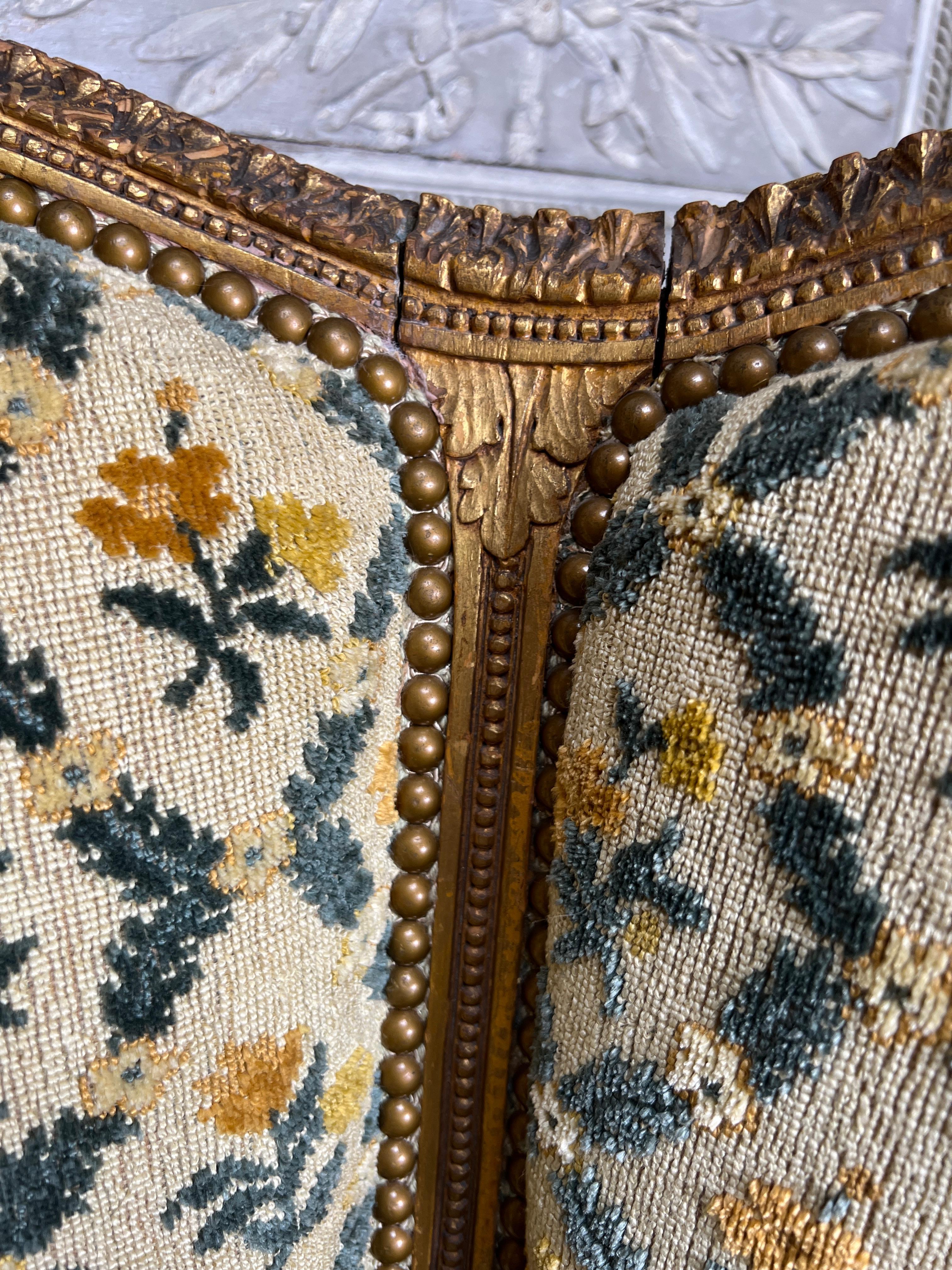 Französische Bergere im Louis-XVI-Stil des 19. Jahrhunderts in vergoldeter Ausführung.   im Angebot 2