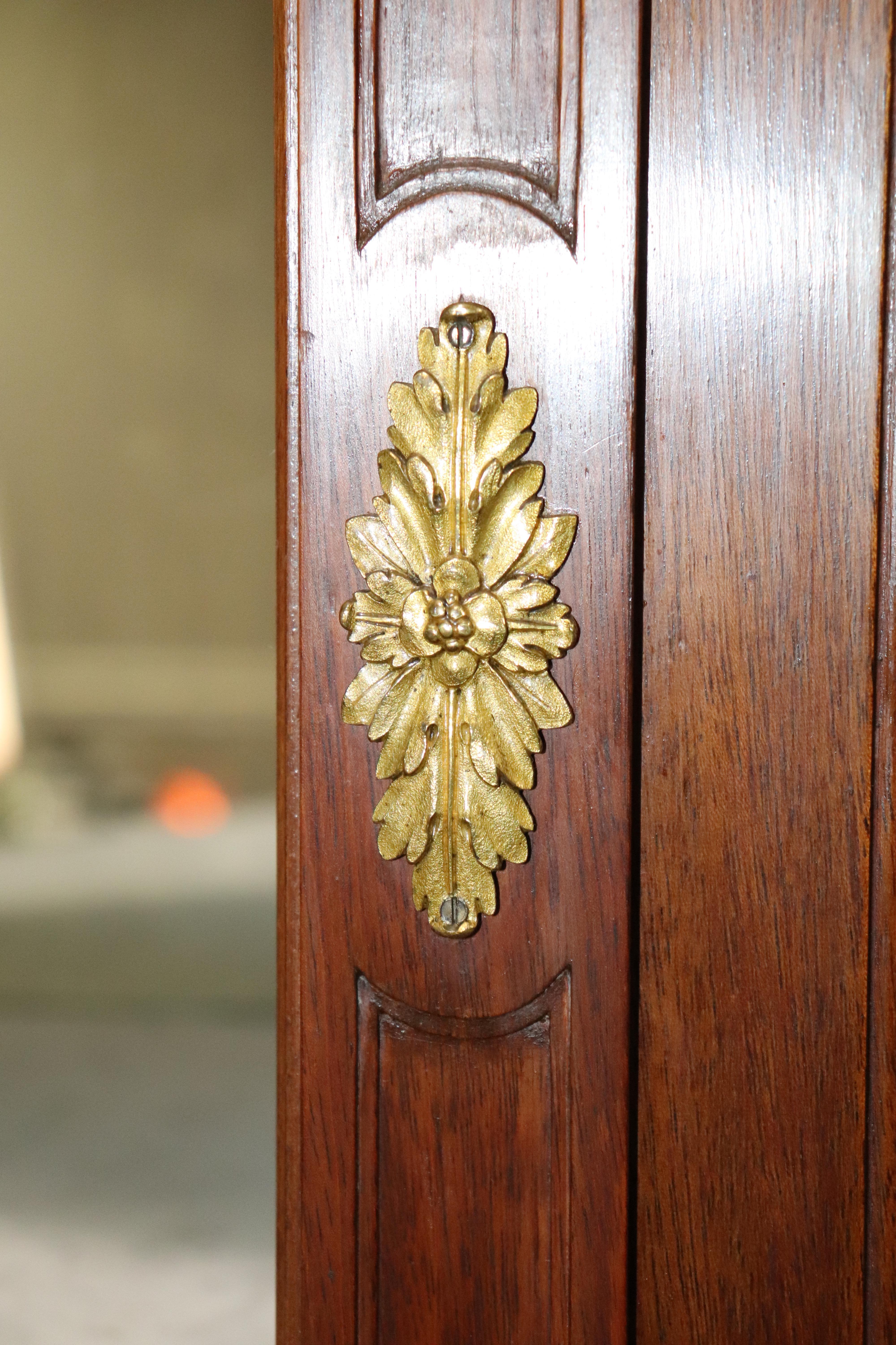Armadio francese del XIX secolo in stile Luigi XVI firmato A Link con montature in Ormolu in vendita 6